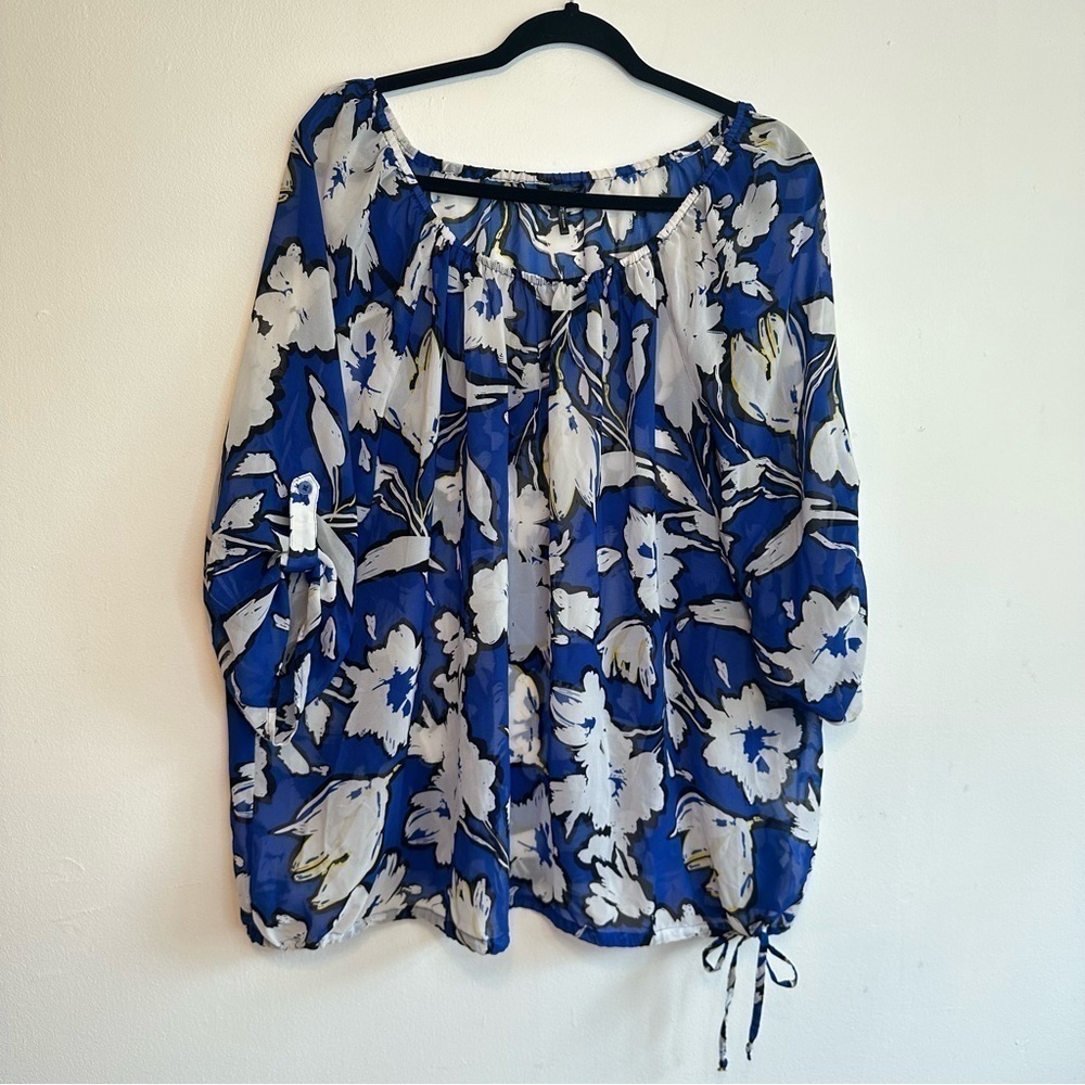 Daisy Fuentes Womens 2X Plus Size Royal Blue Floral Blouse Top Lightweight Sheer